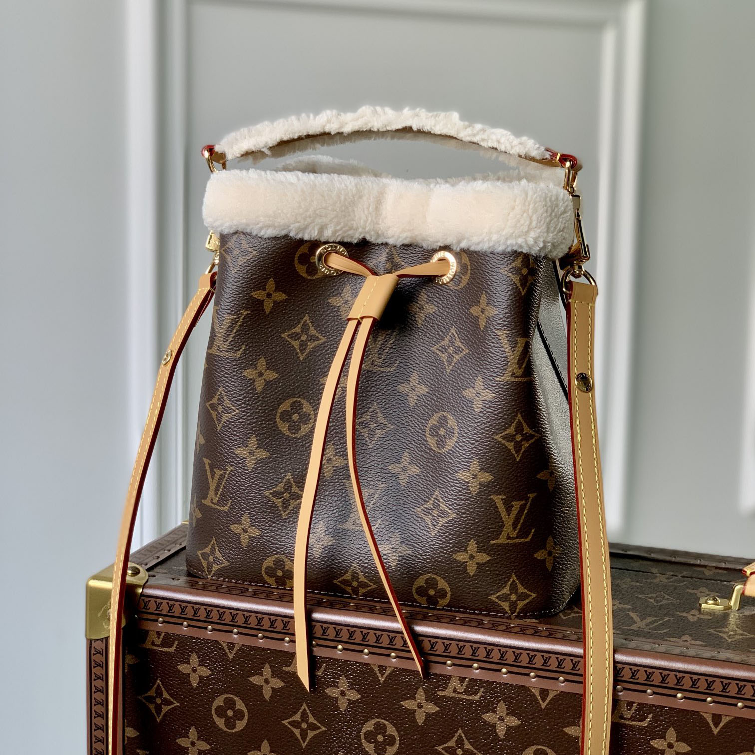 LV Bucket Bags - Click Image to Close